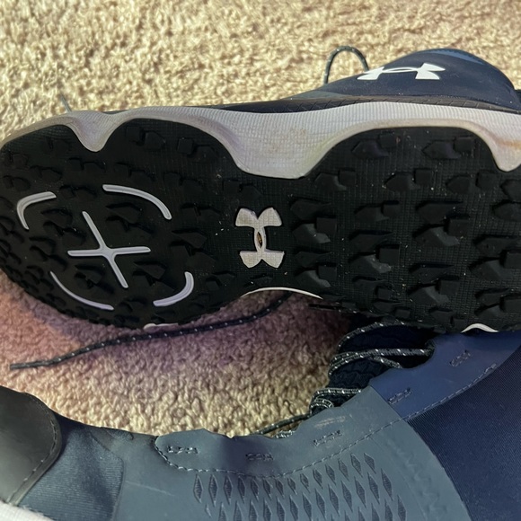 Navy blue Under Armour running shoes! Men’s 11 - Picture 4 of 4